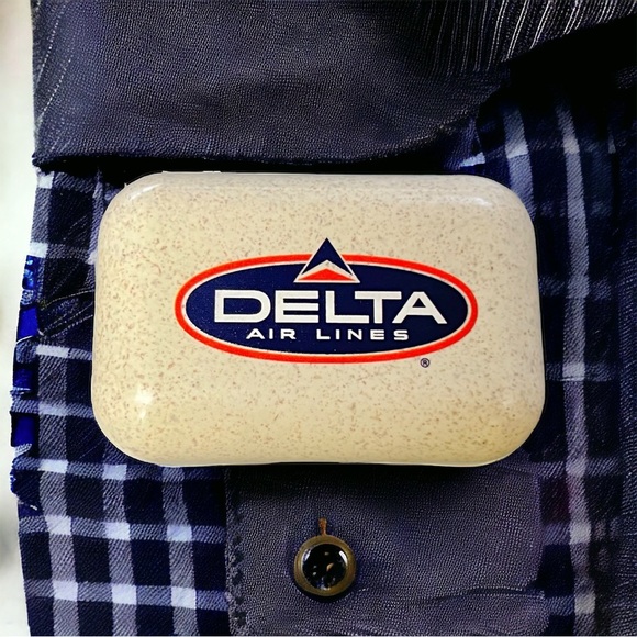 Delta Airlines Retro Design Recycled Material Wireless Grey Earbuds New - Picture 1 of 14